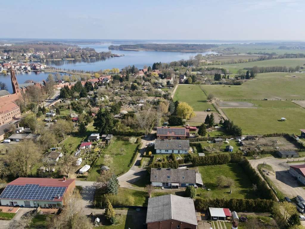 Immobilie in Fünfseen - Seltenheit: Großzügiges Grundstück mit altem Bauernhaus mit Entwicklungspotenzial, in Malchow - Bild 3