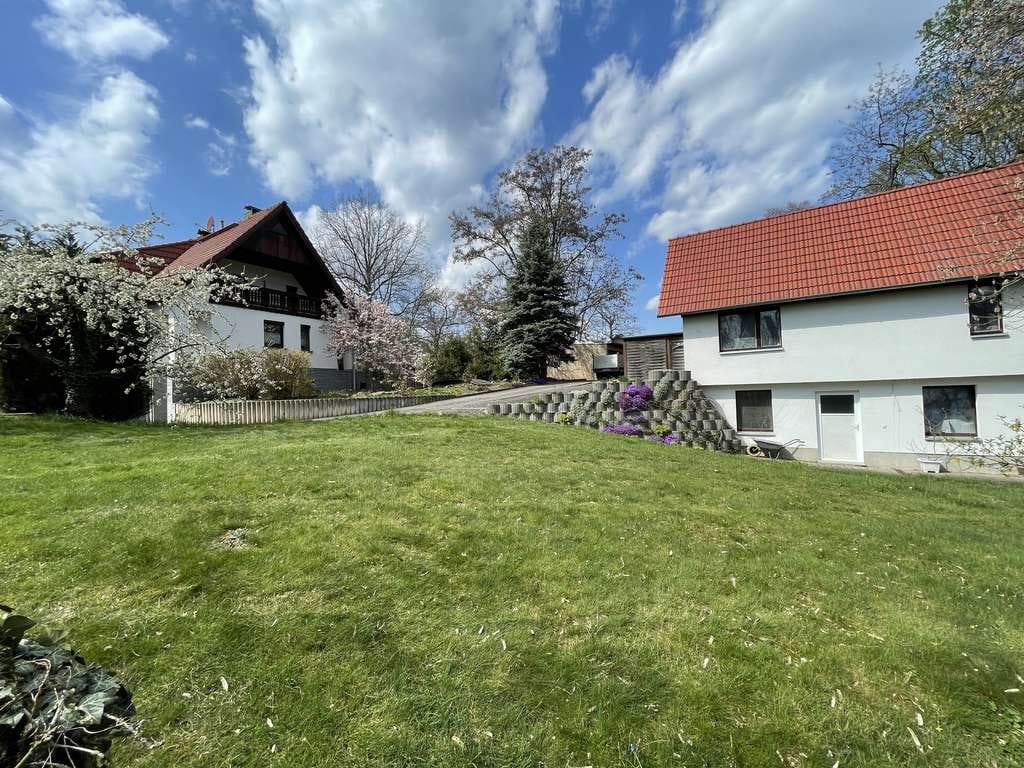 Immobilie in Colditz - Großzügige Doppelhaushälfte mit Pool, Teich, Garage & Nebengebäude auf ca. 1.000 m² Traumgrundstück - Bild 0