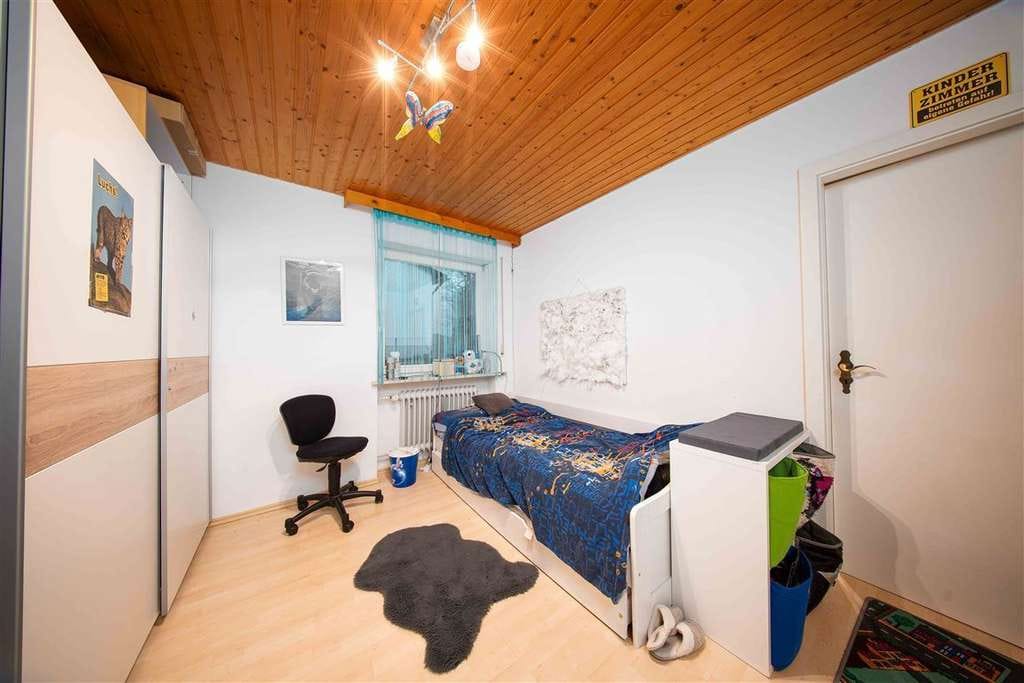 Immobilie in Germaringen - *TOP Preis-Leistungsverhältnis* Große 5-Zimmer Wohnung mit Gartenanteil - Bild 2