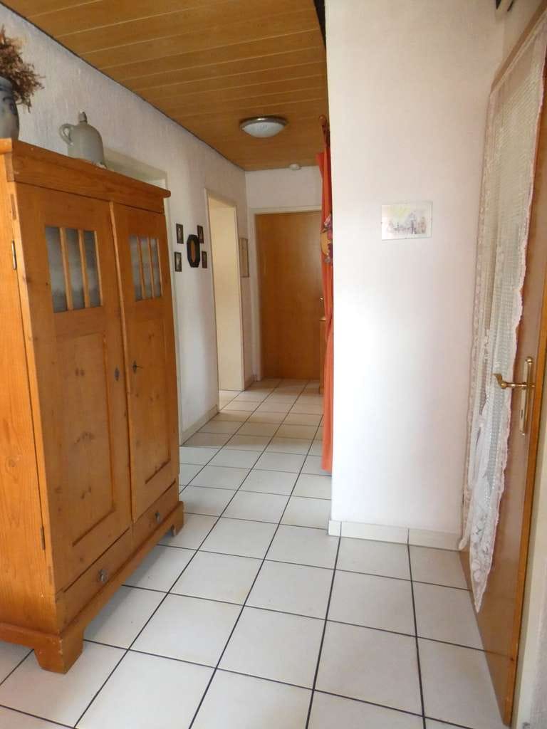 Immobilie in Asselfingen - CHARMANT & RUHIG GELEGEN: Zweifamilienhaus mit Garage und schönem Garten in Asselfingen zu verkaufen - Bild 2