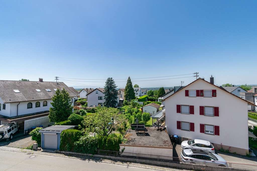 Immobilie in Tettnang - Licht, Raum und beeindruckende Aussicht – Maisonette-Wohnung mit Dachterrasse - Bild 1
