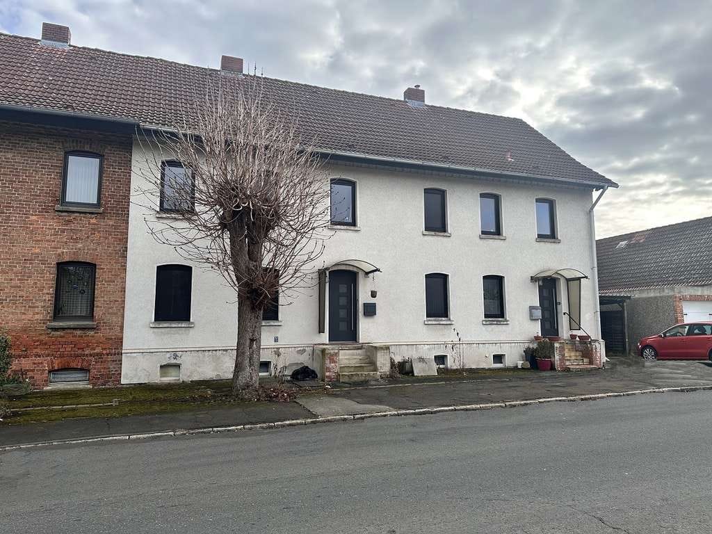 Immobilie in Söhlde - Söhlde-Steinbrück: Einfamilienhaus mit Einliegerwohnung, Keller und Carport - Bild 0