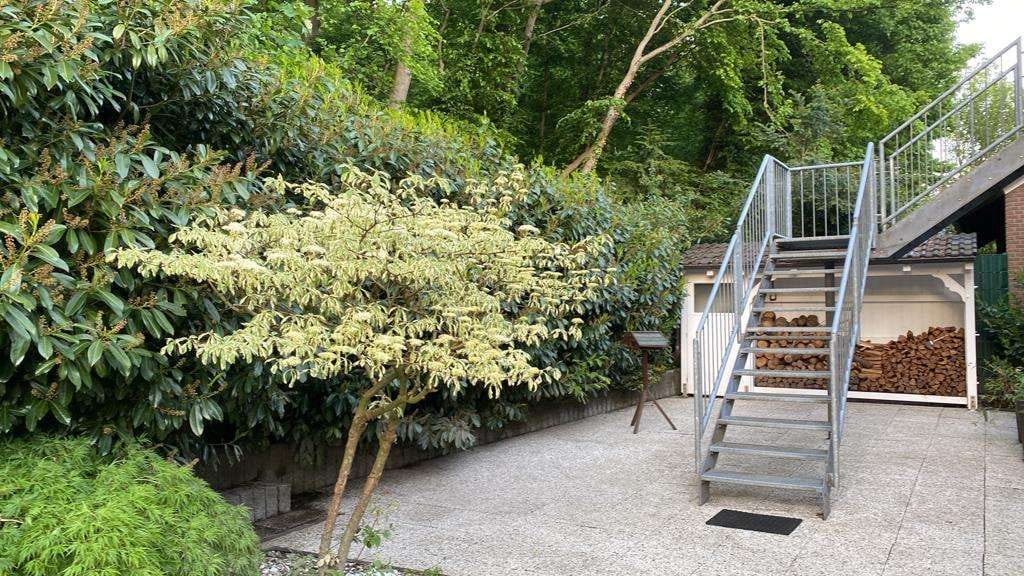 Immobilie in Steinhagen - Leben, wo andere Urlaub machen: Wohnhaus mit Einliegerwohnung und großem Südgarten, Traumgrundstück - Bild 3