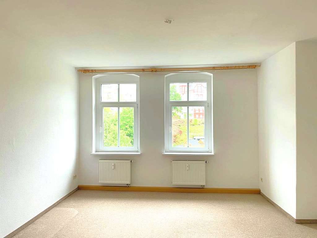 Immobilie in Oelsnitz/Vogtland - Stilvoll Wohnen unterm Dach – denkmalgeschützte 3-Zimmer-Wohnung in Oelsnitz - Bild 4