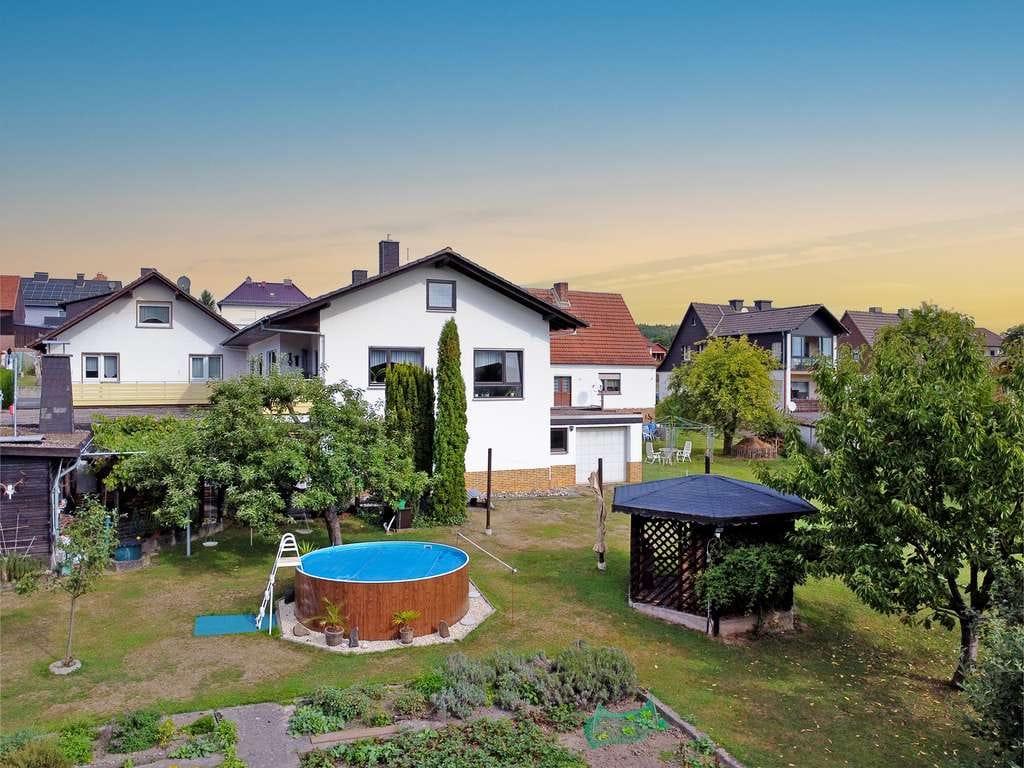 Immobilie in Wildeck - Familienfreundlich und flexibel - zwei Einfamilienhäuser mit großem Garten und Ensemblecharakter - Bild 4