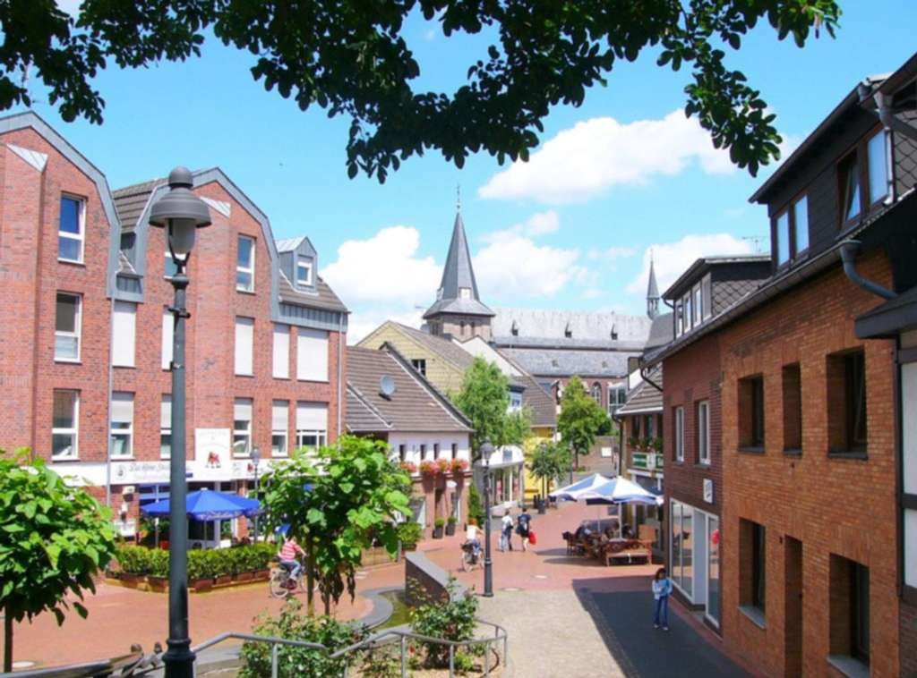 Immobilie in Wegberg - Zweifamilienhaus im Herzen von Wegberg - Bild 0