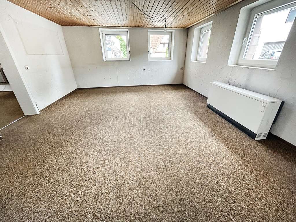 Immobilie in Lenningen - Viel Haus & Wohnfläche für wenig Geld – 1-2 Familienhaus – Lenningen - Bild 1