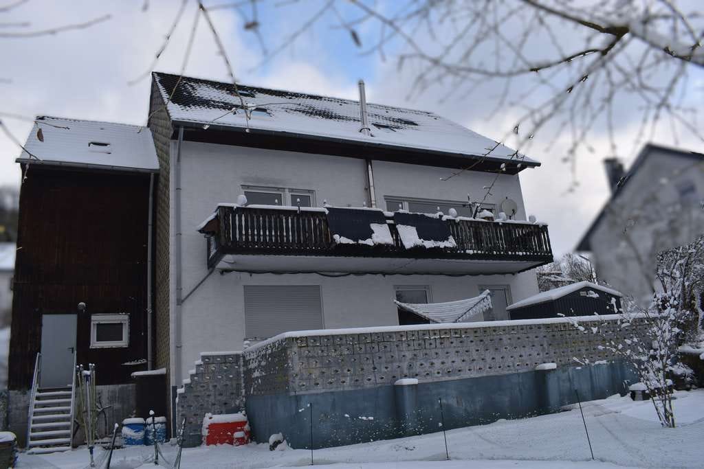 Immobilie in Bad Driburg - TOP Angebot - 3 Familienhaus in guter Lage und unverbaubarem Weitblick - Bild 1