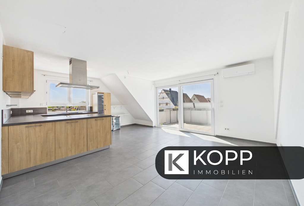 Immobilie in Deckenpfronn - Attraktive Dachgeschosswohnung: 3 Zimmer, großer Balkon, EBK & TG mit Wallbox - Bild 0