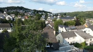 Immobilie in Prüm - Einfamilienhaus mit Balkon in Zentrumsnaher Stadtlage mit gr. Garage mit Unterbau - Bild 4