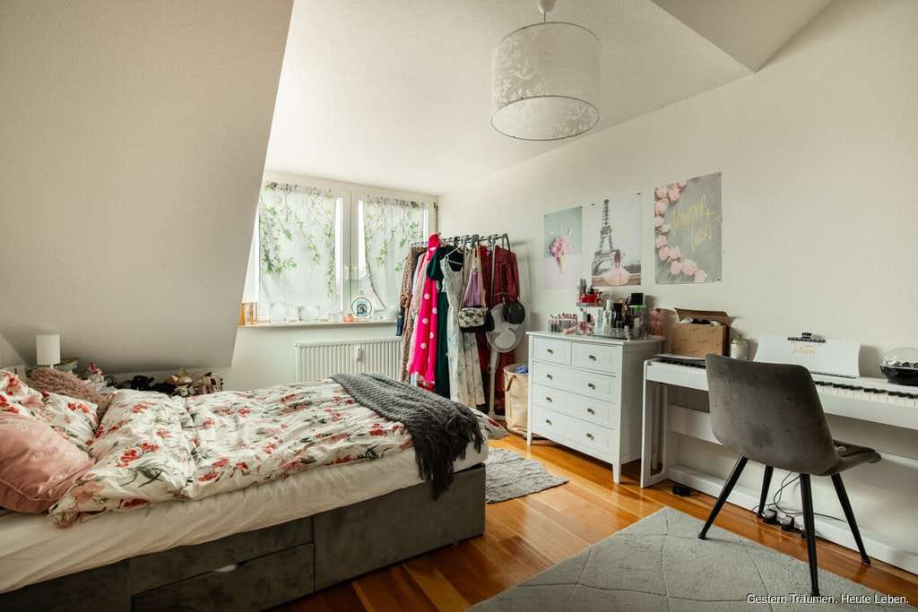Immobilie in Bollschweil - Helle 3-Zimmer-Dachgeschosswohnung mit Balkon und Grünblick zu verkaufen - Bild 3