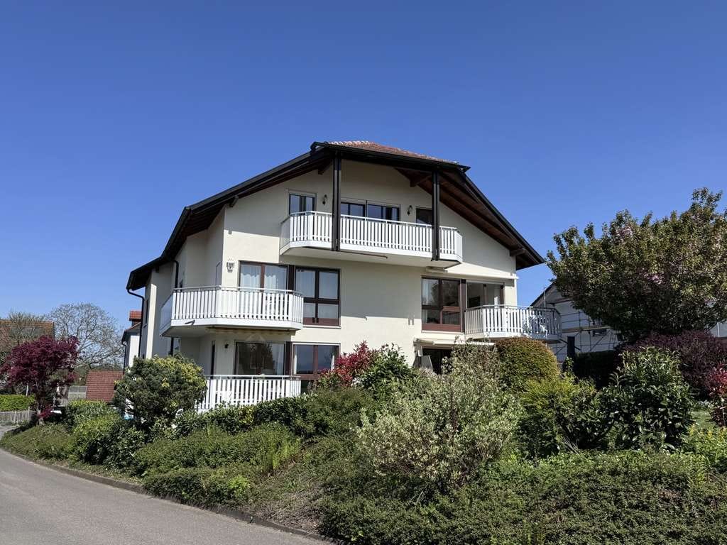 Immobilie in Wasserburg (Bodensee) - Große 4-Zimmer-Wohnung mit schöner Teilsee-/Bergsicht und Garage - Bild 0
