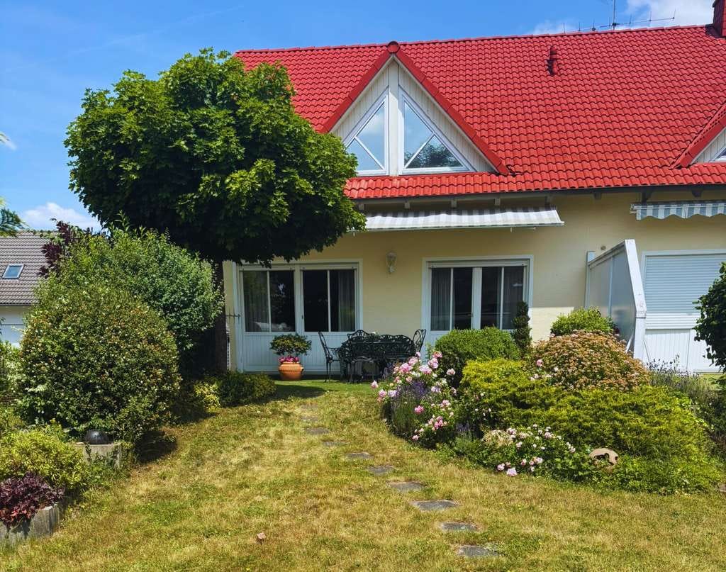 Immobilie in Röttenbach - Stilvolle 4–5-Zi.-Maisonette im Landhausstil in begehrter Lage von Röttenbach - Bild 1