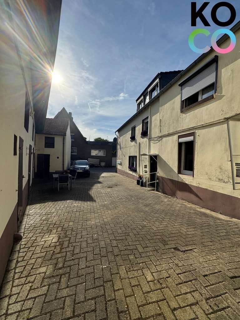 Immobilie in Niederkrüchten - Authentische Hofanlage mit fünf Wohneinheiten, Innenhof und außergewöhnlichem Entwicklungspotenzial - Bild 2