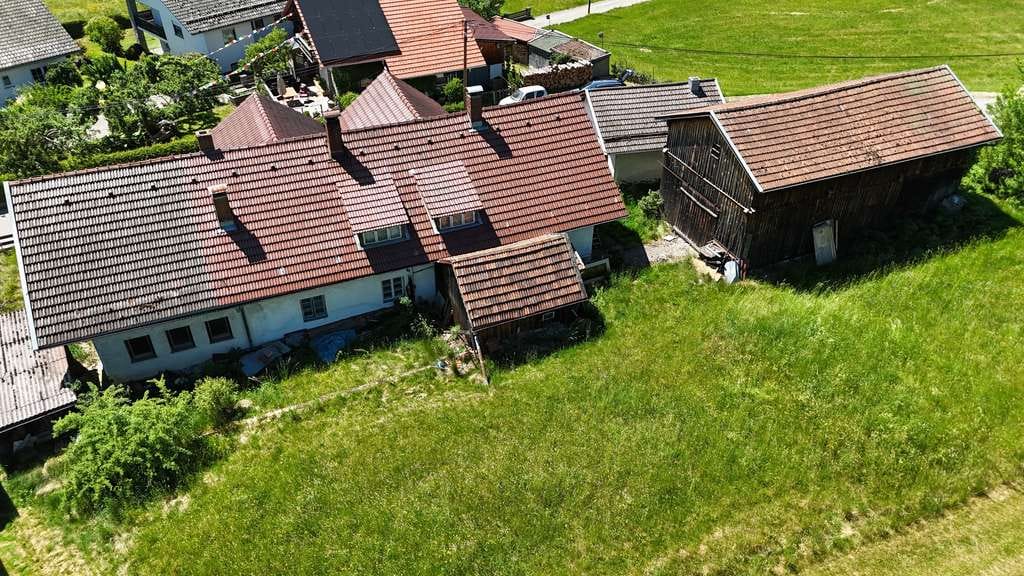 Immobilie in Arrach - Einfamilienhaus mit großem Grundstück, Scheune und traumhaftem Fernblick!!! - Bild 3