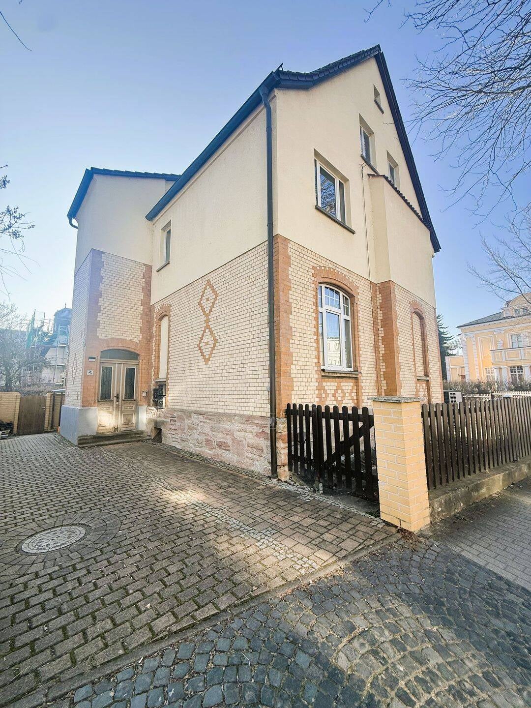 Immobilie in Rudolstadt - Mehrfamilienhaus in zentraler Lage-Attraktive Kapitalanlage mit moderner Energietechnik - Bild 2