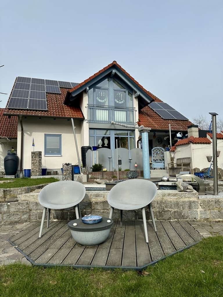 Immobilie in Werneck - Modernes Einfamilienhaus mit Garage und liebevoll gestalteter Gartenlandschaft - Bild 0