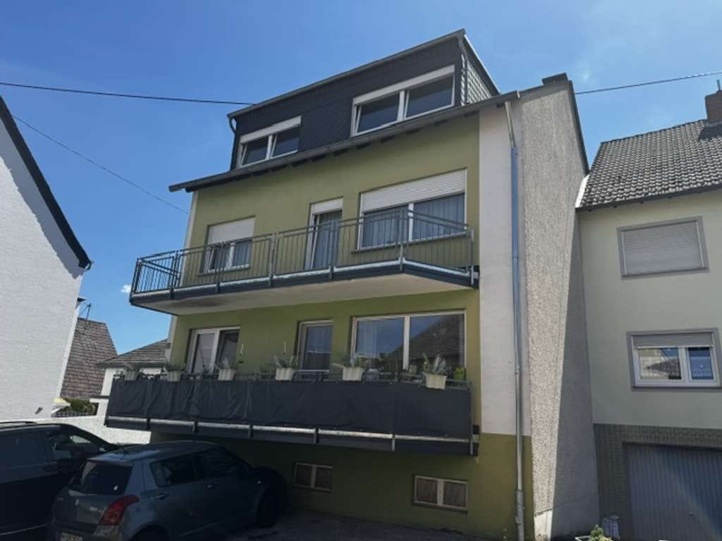 Immobilie in Mülheim-Kärlich - Mehrfamilienhaus mit 3 Wohneinheiten und 3 Stellplätzen in Mülheim-Kärlich - Bild 0