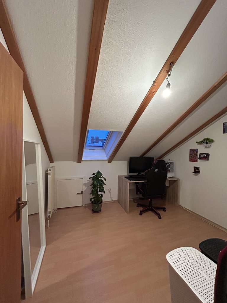 Immobilie in Kirchweidach - Gemütliche 2,5 Zimmer Dachgeschosswohnung  - Bild 2