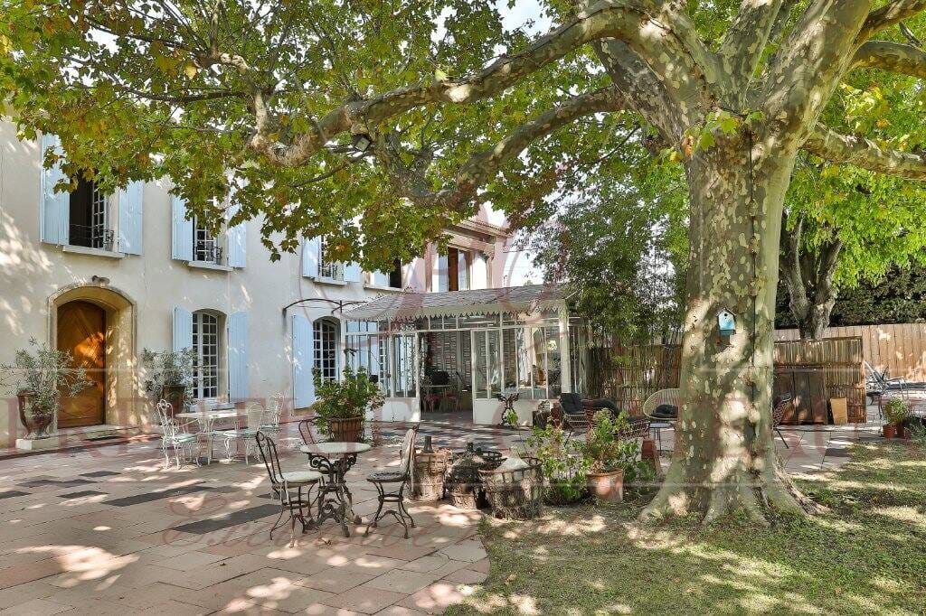 Immobilie in Niederaichbach - Prestige-Residenz in Orange, 11 Zimmer, 350 m² - Bild 1