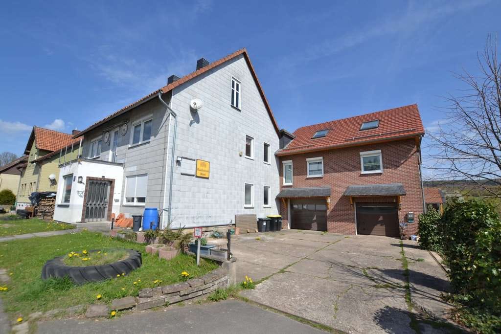 Immobilie in Eimen - Fachwerkhaus mit ausgebauter Scheune in 37632 Mainzholzen - Bild 3