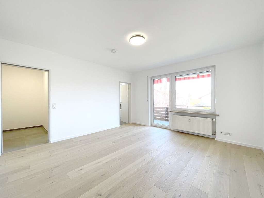 Immobilie in Feldkirchen-Westerham - Helle renovierte 1 Zi.-Whg., großer Balkon, separate Küche, Tageslichtbad, Hobbykeller, ruhige Lage - Bild 3