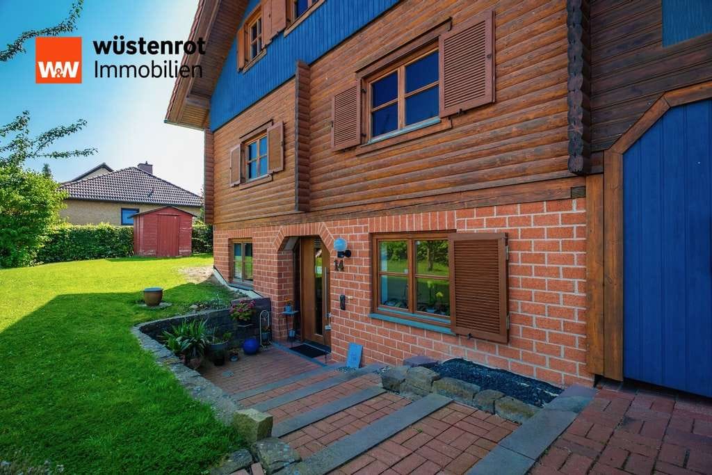 Immobilie in Nieste - +++ Wunderschönes und einzigartiges Blockhaus mit 2 Garagen auf ruhigem Südgrundstück +++ - Bild 2