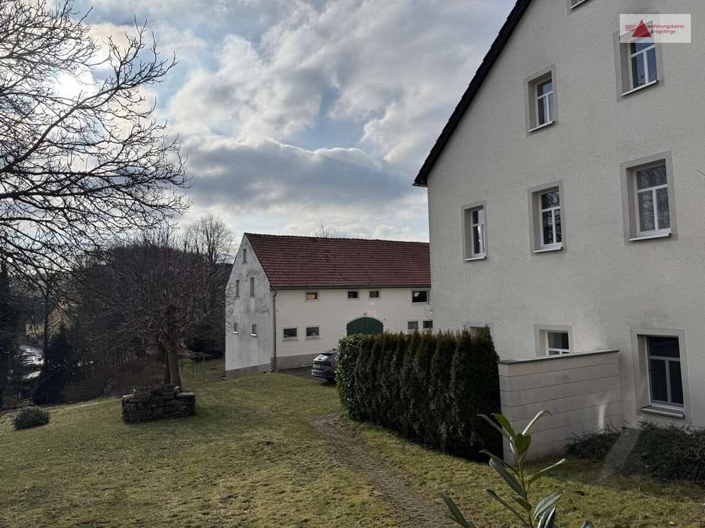 Immobilie in Grünhainichen - Wohnen & Vermieten: 6 Wohnungen, Dreiseitenhof & 6.123 m² Grundstück in Grünhainichen bei Chemnitz - Bild 3