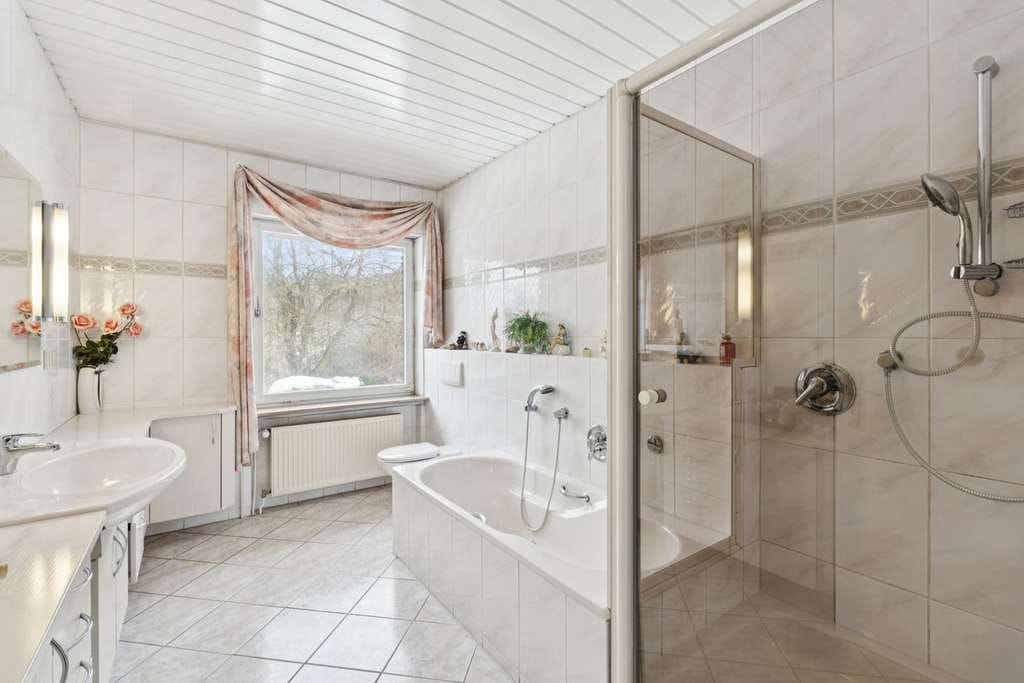 Immobilie in Auetal - Großzügiges und naturnahes Zuhause in ruhiger Feldrandlage von Rehren - Bild 4