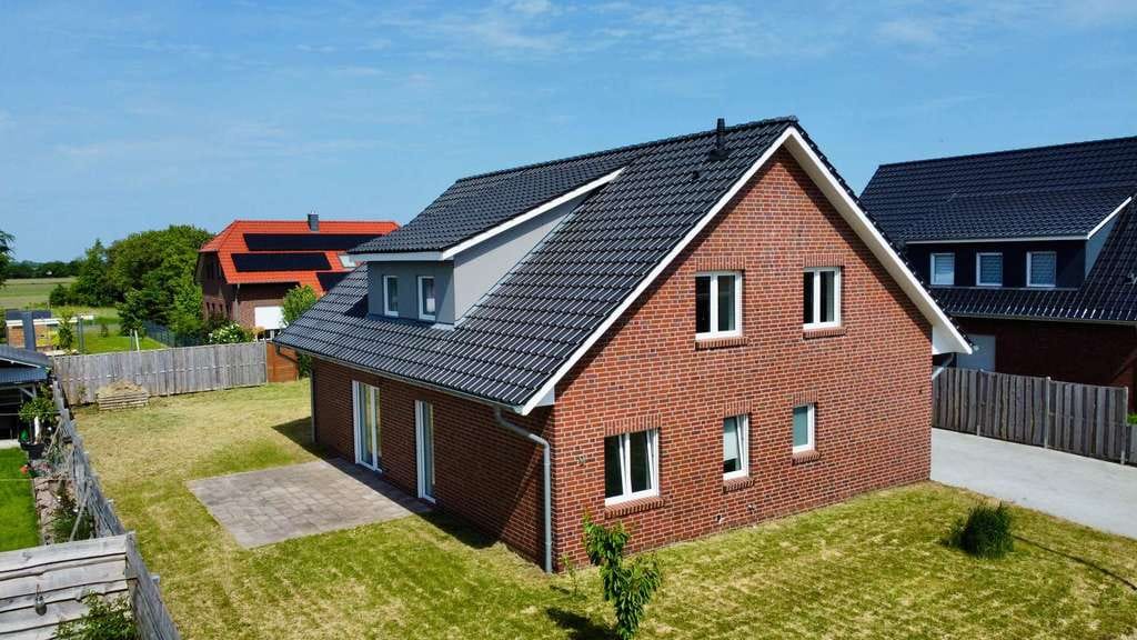 Immobilie in Jade - Modernes Einfamilienhaus in ruhiger Lage von Jade-Schwei - Bild 1