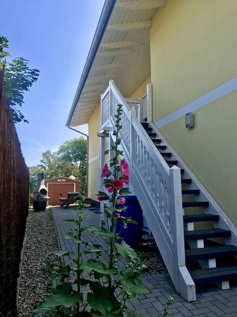 Immobilie in Göhren - Mehrfamilienhaus mit 6 Wohneinheiten im Zentrum vom schönen Ostseebad Göhren - Bild 2