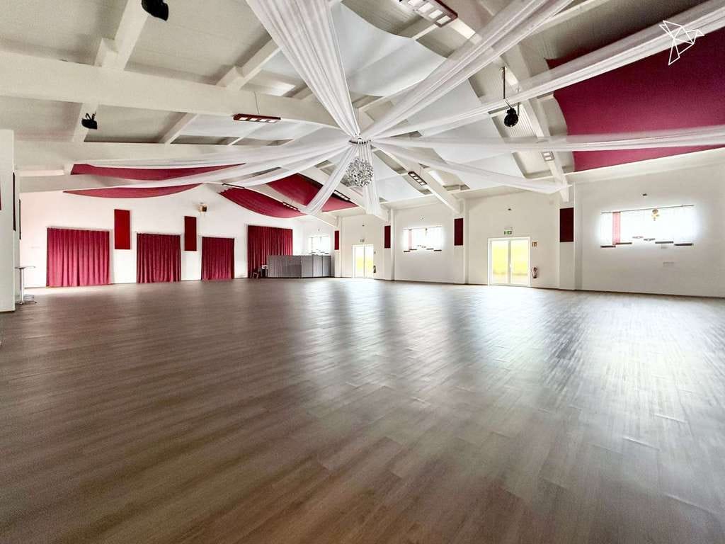 Immobilie in Massenbachhausen - WOHNEN, INVESTIEREN, VERANSTALTEN 🎉 Einfamilienhaus mit Eventhalle in Massenbachhausen! - Bild 0