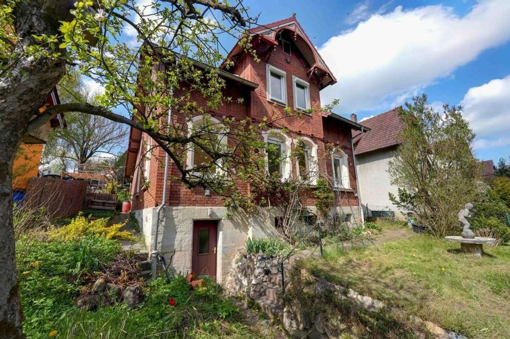 Immobilie in Coburg - Romantisches Ein- bis Zweifamilienhaus mit großer Terrasse und Garten in Coburg, nahe Kürengrund - Bild 1