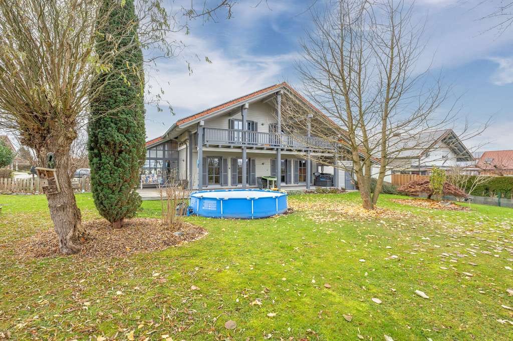 Immobilie in Haarbach - Hochwertiges Sonneitnerholzhaus - Einfamilienhaus mit Einliegerwohnung und großem Grundstück - Bild 2