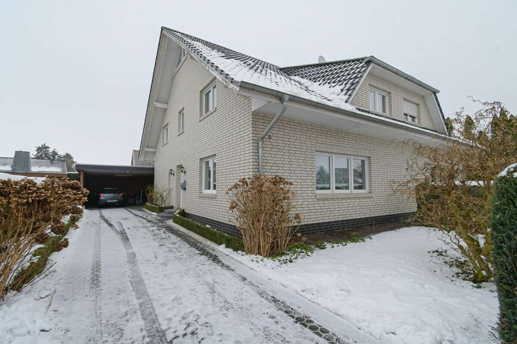 Immobilie in Friesoythe - 6681 - Mehr als Grundrisse: ein Zuhause – 6-Zimmer-Doppelhaushälfte für echtes Familienleben - Bild 0