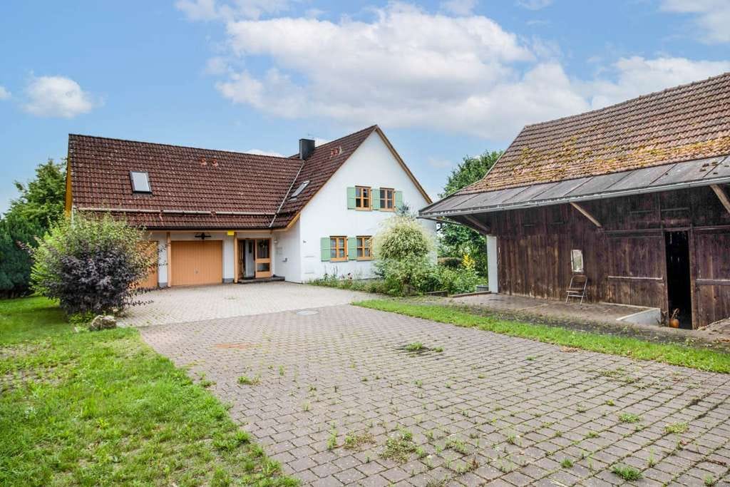 Immobilie in Hilgertshausen-Tandern - Traumhaftes Hofensemble mit Potenzial - zzgl. Bauplatz, Stadel, Grünland zur Pacht -  - Bild 1