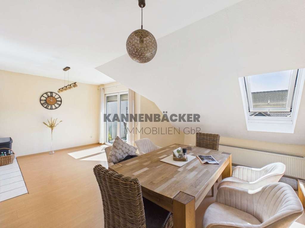 Immobilie in Höhr-Grenzhausen - Helle 2-ZKB-Wohnung mit Balkon und Stellplatz in ruhiger Lage - Bild 0