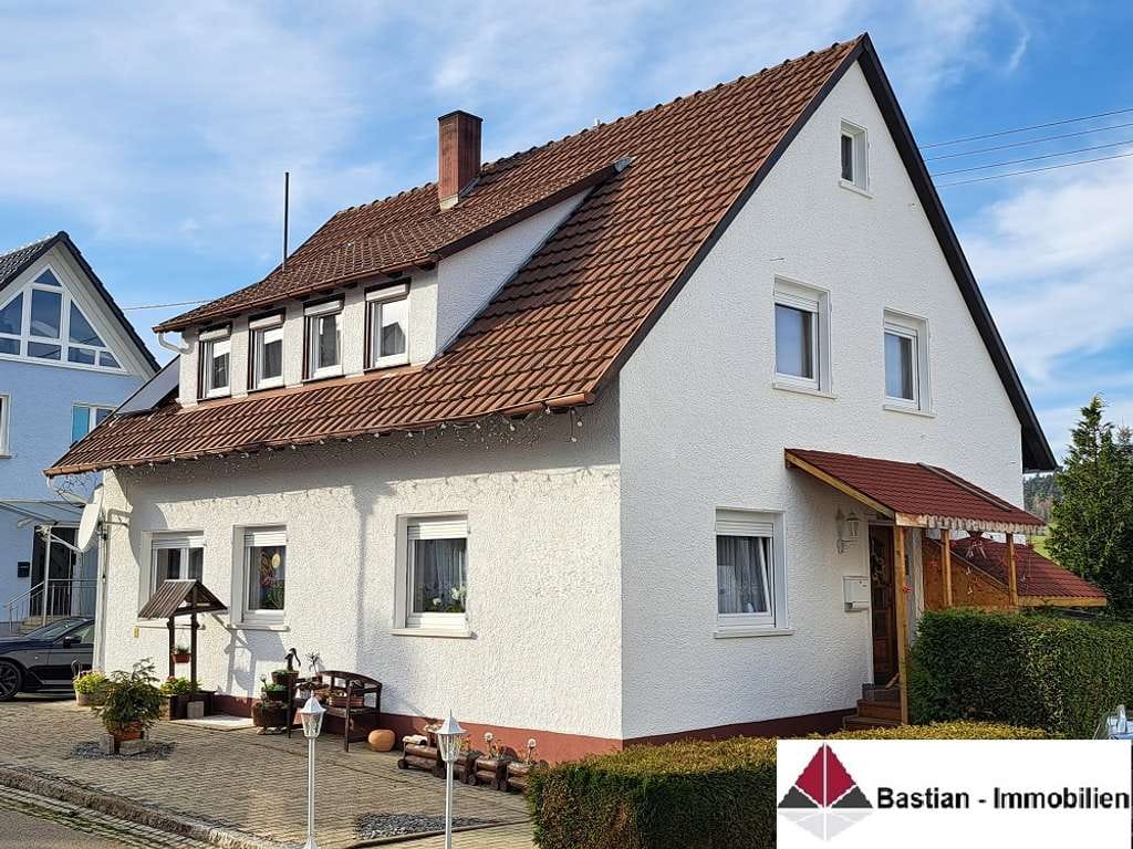 Immobilie in Gosheim - Ruhige Lage & viel Platz!! gepflegtes 1-2 FH, großer schöner Garten, 78559 Gosheim, wartet auf Sie - Bild 0