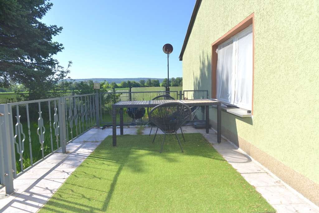 Immobilie in Jahnsdorf/Erzgebirge - BAUGRUNDSTÜCK!!                 Massiver Traum-Bungalow in Leukersdorf – Neue Grillhütte inklusive! - Bild 4