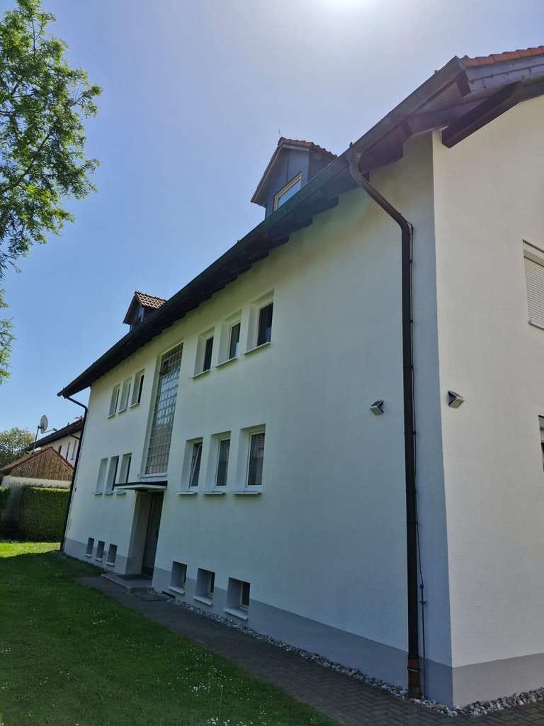 Immobilie in Haag in Oberbayern - Modernisierte 3‑Zi.-Wohnung mit Süd-Balkon, Kamin & EBK | Stellplatz inkl. | bezugsfrei - Bild 2