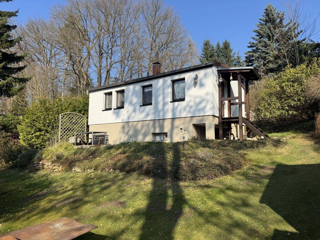 Immobilie in Bad Klosterlausnitz - Ferienhaus mit Sonnenterrasse, Heizung und ganzjährig Wasser im Erholungsgebiet - Bild 1