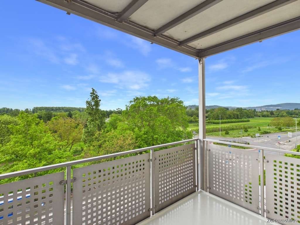 Immobilie in Geisenheim - Barrierefreie 3-Zimmer-Eigentumswohnung im 3. Obergeschoss mit Aufzug, Balkon und Stellplatz - Bild 2