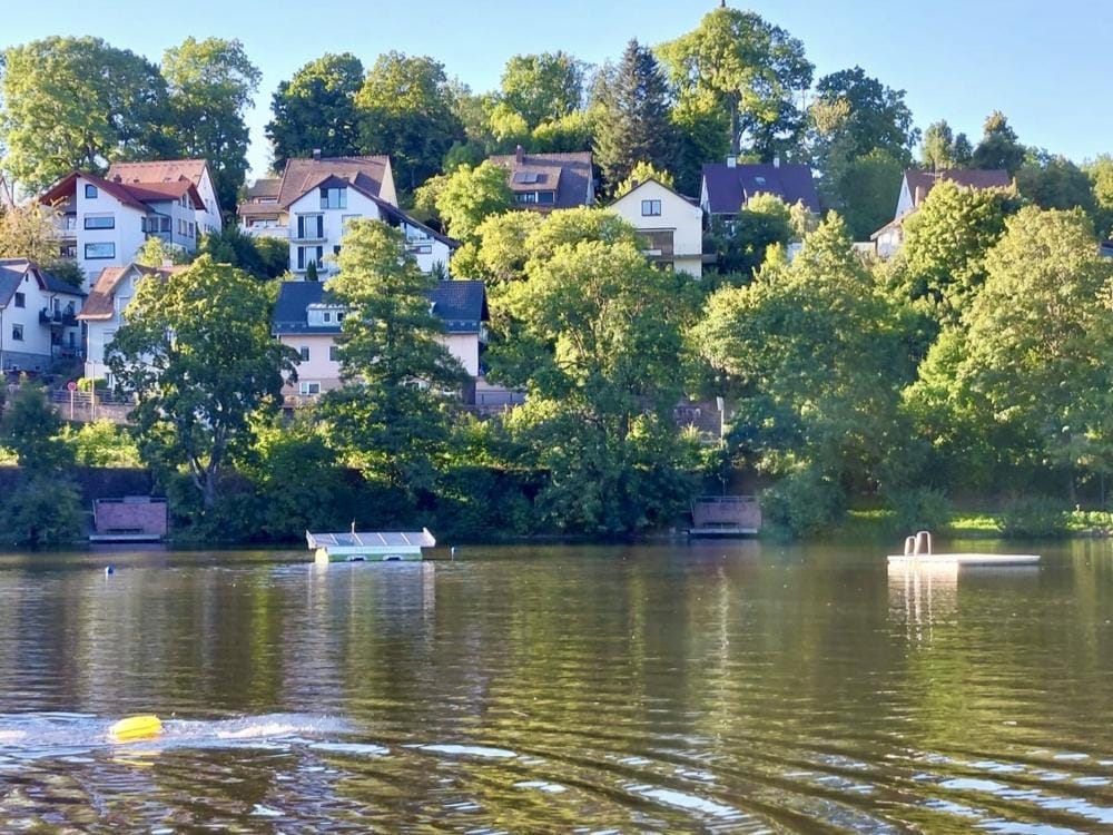 Immobilie in St. Georgen im Schwarzwald - *** St. Georgen - Großes 1- bis 2-Familien-Wohnhaus mit Blick auf den Klosterweiher! *** - Bild 3