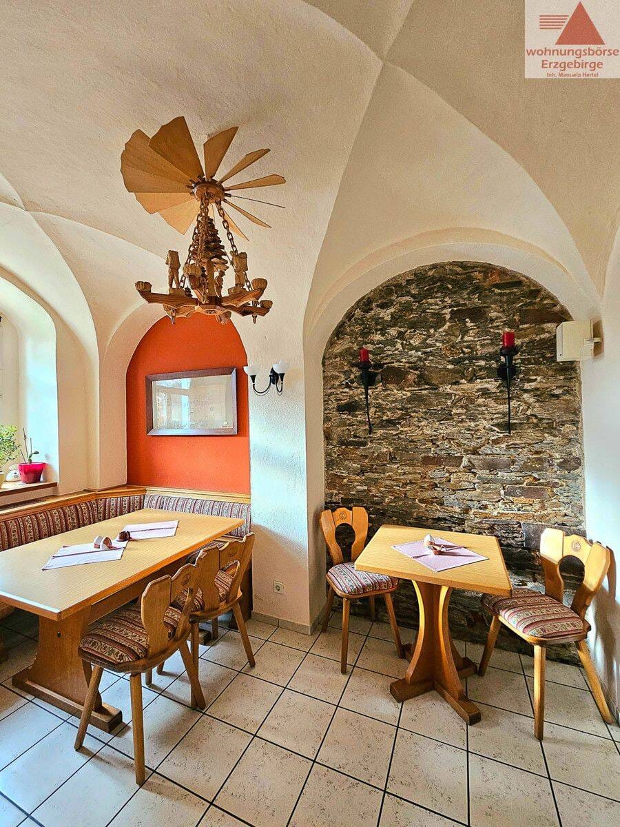 Immobilie in Grünhain-Beierfeld - Ein Objekt - viele Möglichkeiten, Wohnhaus mit Pension und Gaststätte im Herzen von Grünhain - Bild 3