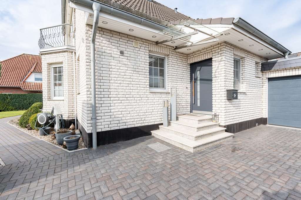 Immobilie in Rickling - Exklusives Einfamilienhaus mit hochwertiger Ausstattung, Sauna, Wintergarten und großem Grundstück - Bild 3