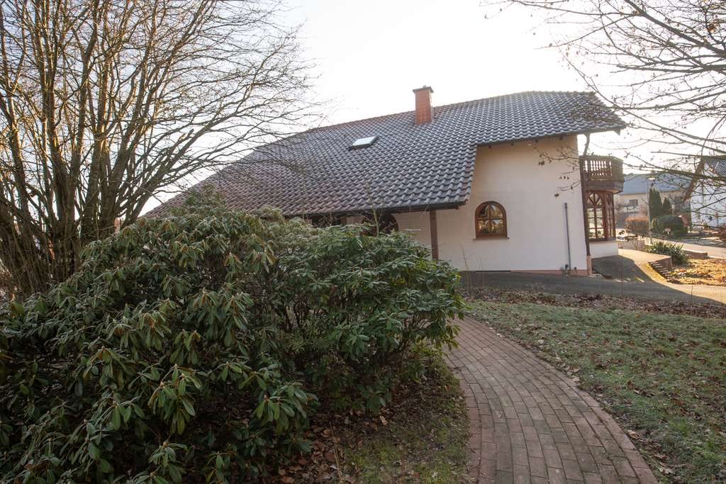 Immobilie in Rabenau - Wunderschönes, großzügige Wohnhaus – mit Rollstuhl gerechten Erdgeschoß - Bild 1