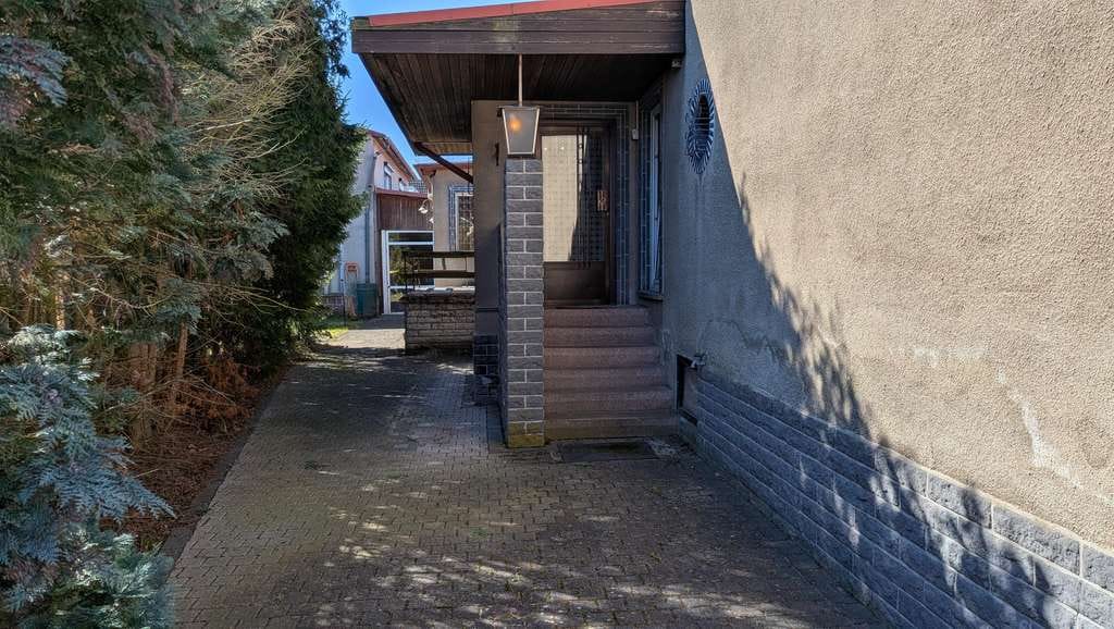Immobilie in Oranienbaum-Wörlitz - Doppelhaushälfte mit großem Anbau - Bild 2