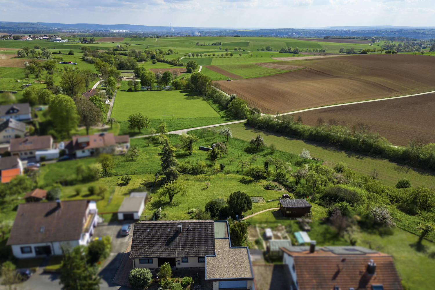 Immobilie in Gundelsheim - Haus mit Weitblick & separater Einliegerwohnung in Gundelsheim-Bachenau - Bild 1