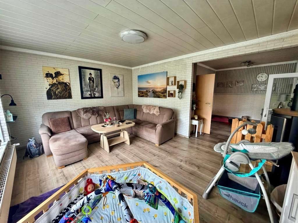 Immobilie in Upgant-Schott - Gemütliches Einfamilienhaus auf großem Grundstück mit Garage, Carport und PV-Anlage in Upgant-Schott - Bild 3