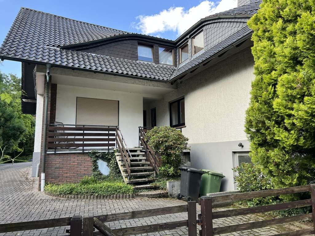 Immobilie in Hüllhorst - RESERVIERT! Idyllisches Mehrfamilien- / Mehrgenerationenhaus - Bild 2